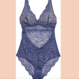 SAMANTHA CHANG all lace body suit in blue moon (NWOT), small